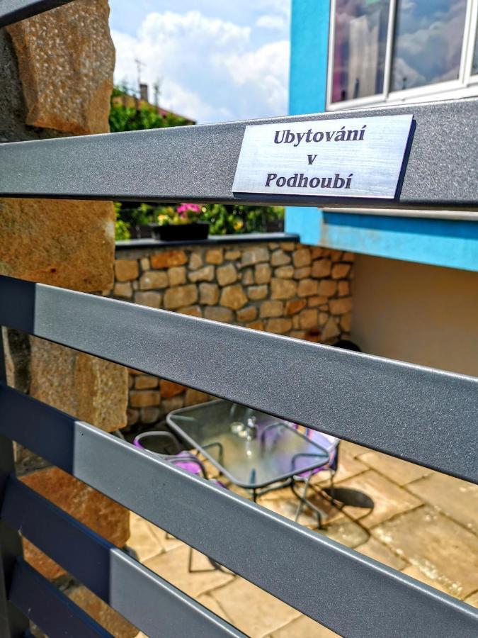 Ubytovani V Podhoubi Apartment Broumov Ngoại thất bức ảnh